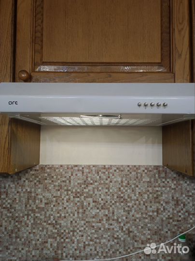 Электрическая плита и вытяжка