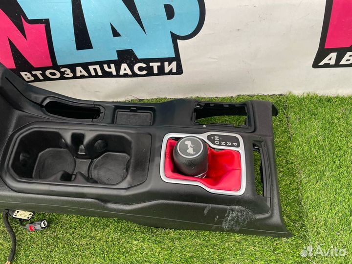 Консоль салона Jeep Wrangler JL 2020