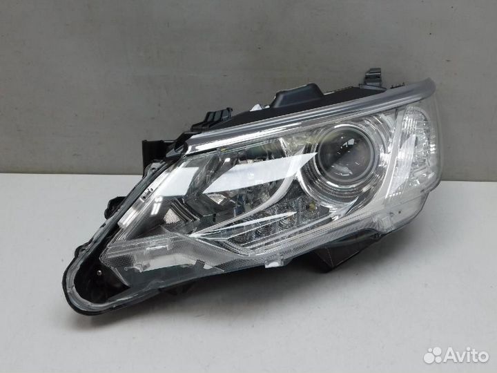 Фара левая Toyota Camry