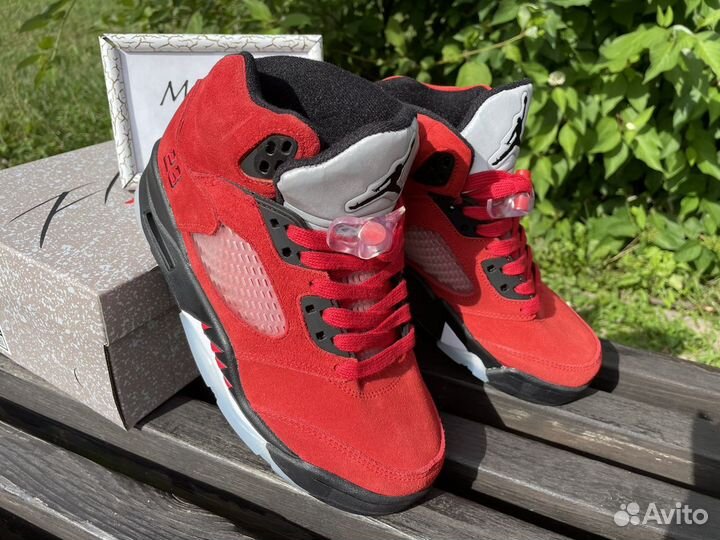 Nike air jordan 5 retro toro bravo