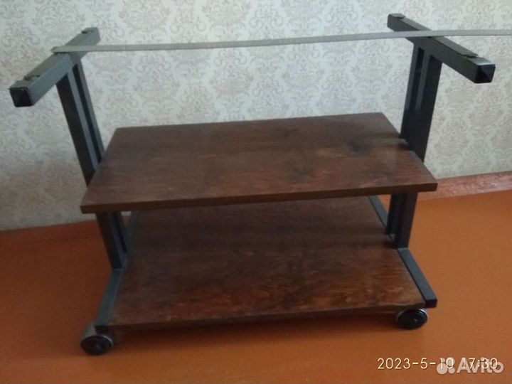 Столик под тв и апаратуру