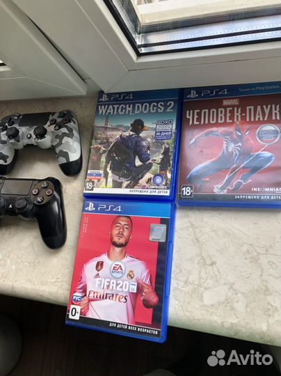 Sony playstation 4 PS4 slim 1tb