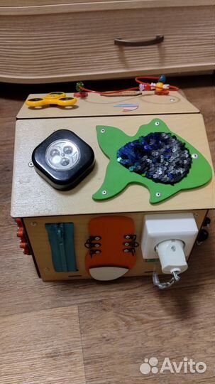 Бизиборд домик