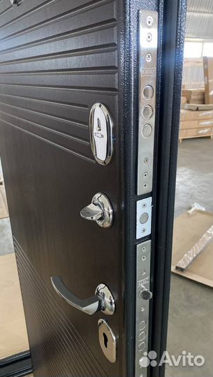 Дверь входная металлическая