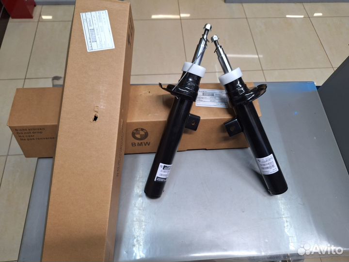 Амортизатор перед X3 F25 прав 31316796316