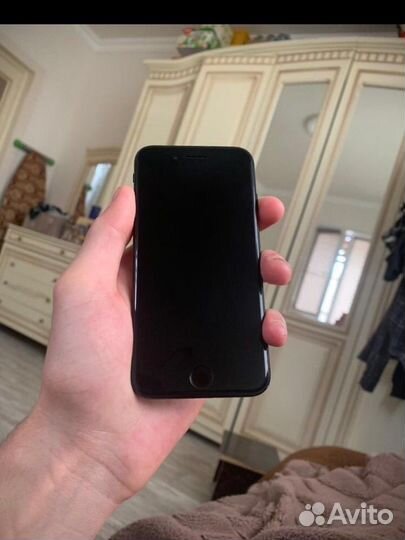 Телефон iPhone 7