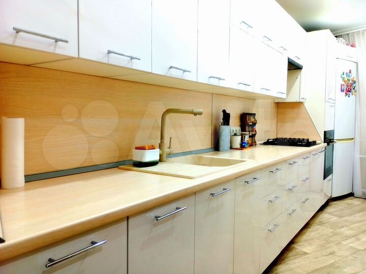 4-к. квартира, 76 м², 1/5 эт.