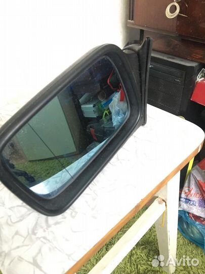 Боковое зеркало