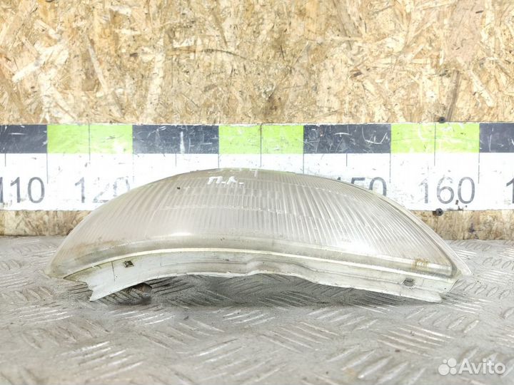 Фара противотуманная левая Toyota Corolla e10