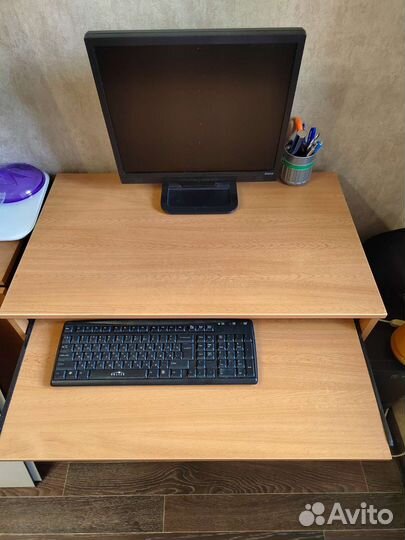 Компьютерный стол