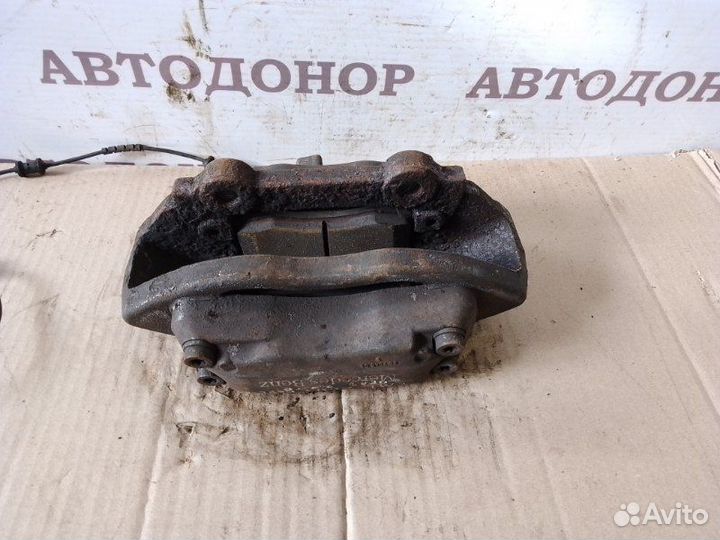 Суппорт тормозной передний правый Mercedes-Benz