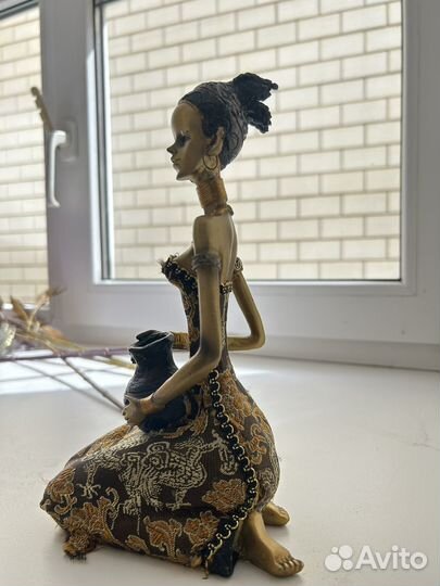 Статуэтка африканка