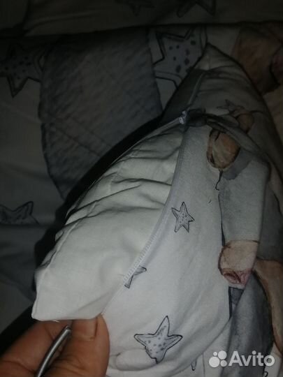 Набор в кроватку, подушки и одеяло