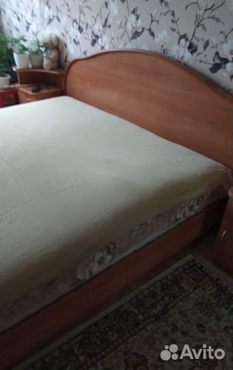 Спальный гарнитур