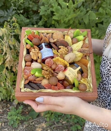 Букет ореховый сухофруктовый корзина фруктовая