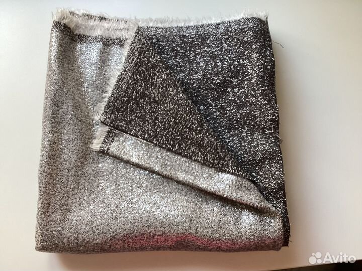 Ткань для верхней одежды серебристая