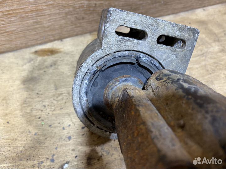 Рычаг передний правый Opel Antara 1