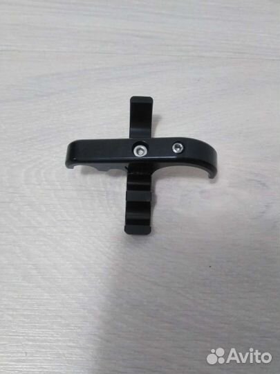 Крепления на руль для тросиков газа и сцепления