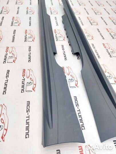 Комплект порогов в стиле M4 BMW 4 серия G22