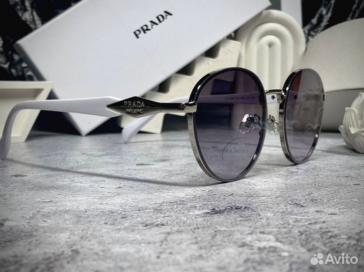 Очки Prada белые