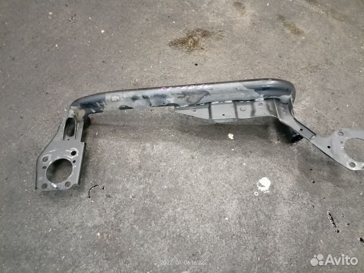 Балка поперечная передняя Audi A4 Avant B7 BGB