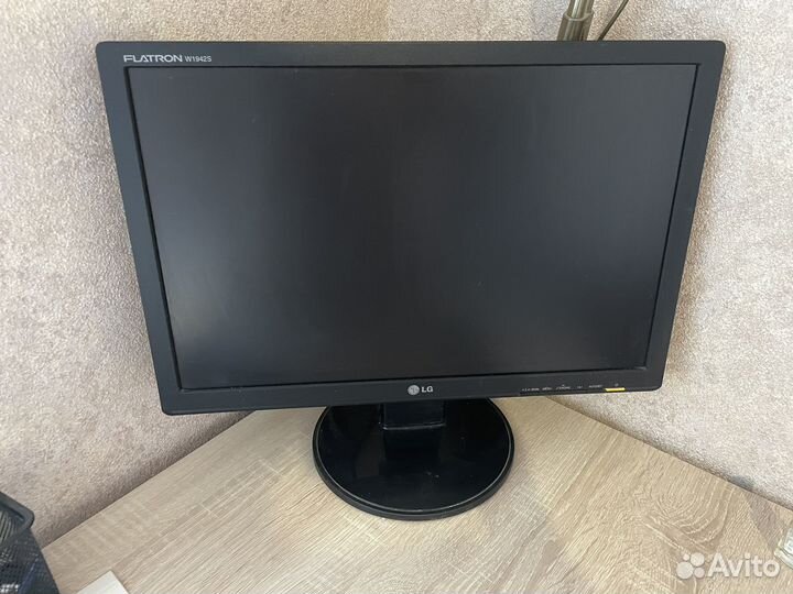 Монитор LG flatron e 1942s