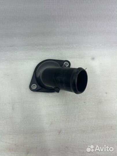 Горловина термостата Toyota Camry V70 2arfe 2500CC