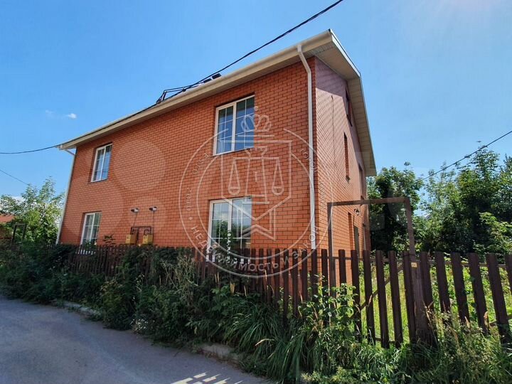 Таунхаус 141 м² на участке 5 сот.