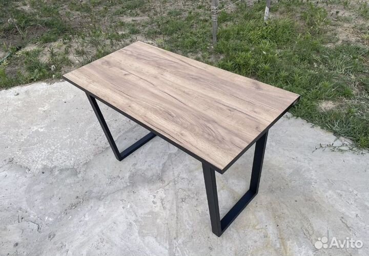 Письменный стол в стиле лофт