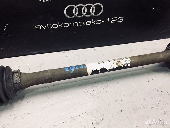 Приводной вал задний Mercedes-Benz С-240 W203