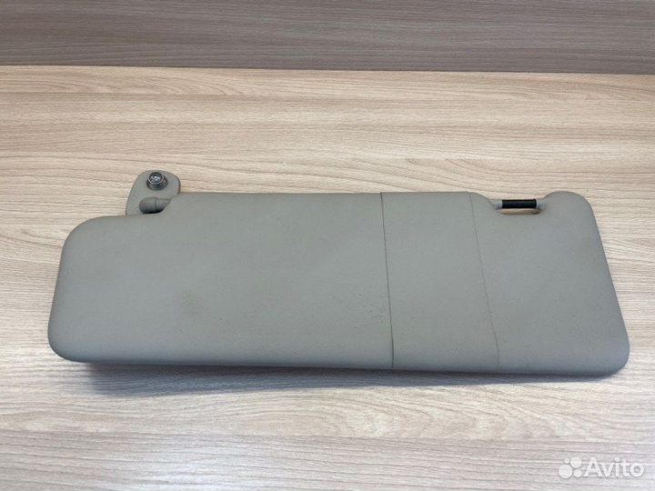 Козырек солнцезащитный левый LADA X-Ray