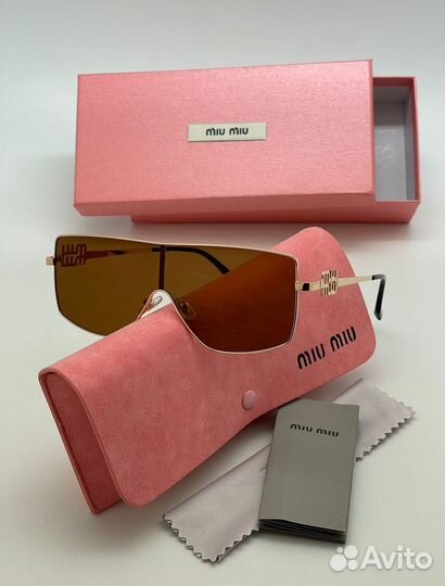 Солнцезащитные очки miu miu