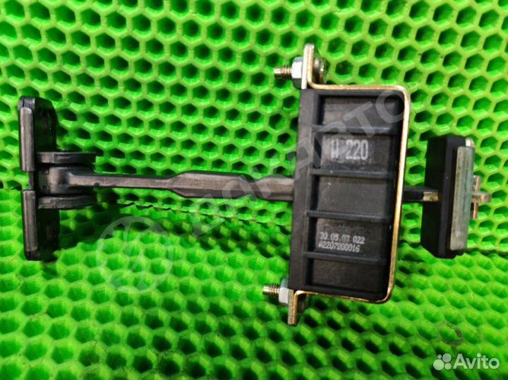 Ограничитель двери Mercedes-Benz S W220