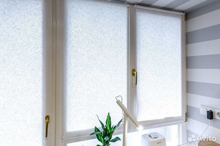 Рулонные шторы Desire. Полное затемнение