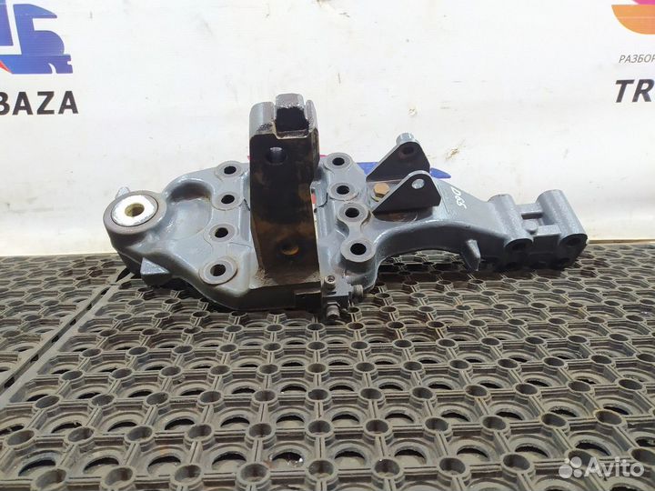 Кронштейн торсиона кабины правый Daf XF106