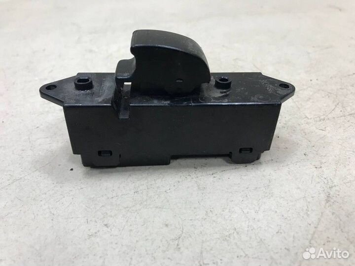 Кнопка стеклоподъемника передняя правая