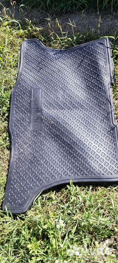 Коврик задний Ниссан Тиида