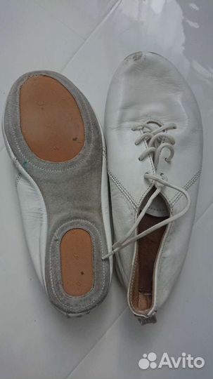 Танцевальная и гимнастическая обувь кожаная разных