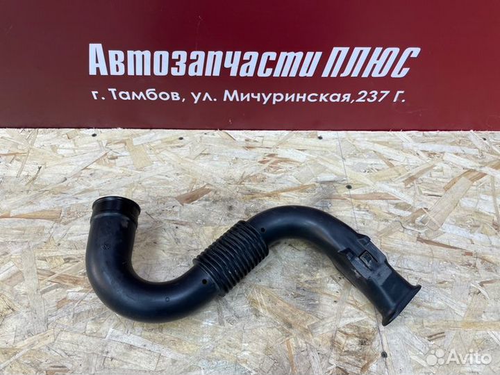 Патрубок воздушного фильтра Renault Logan