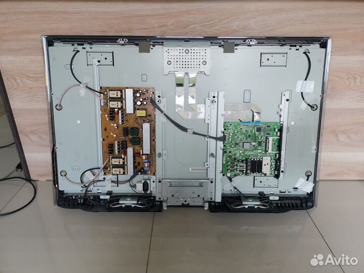 Телевизор LG 42LH5000 (Разбор)(По запчастям)