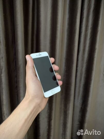 iPhone 8, 64 ГБ