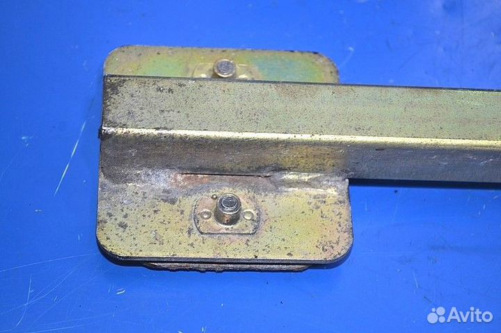 Кронштейн удлинителя двери, левый DAF XF105 (01.05