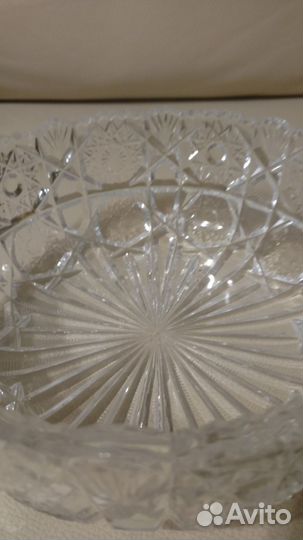 Хрустальная конфетница