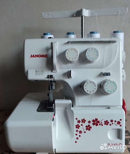 Оверлок Janome