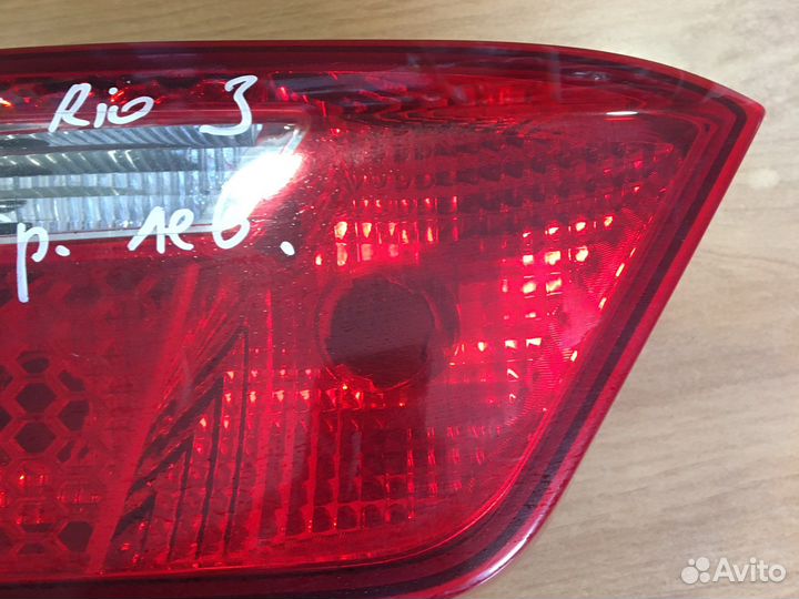 Фонарь задний внутренний левый Kia Rio 3