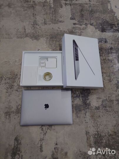 Apple MacBook Pro 15 2017 полный комплект