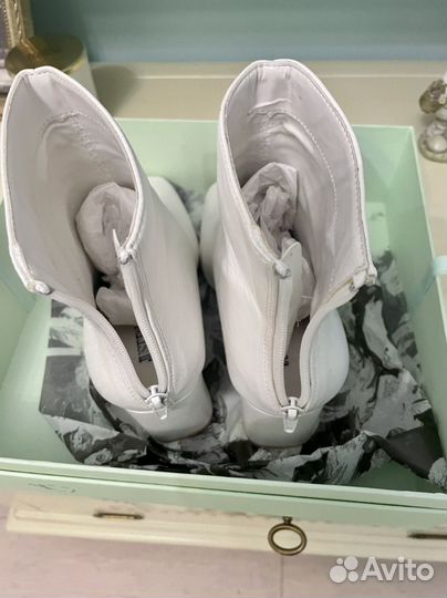 Полусапоги женские,ботинки,белые 38р почти новые