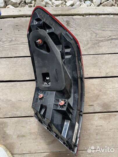 Фонарь левый задний на мерседес 212 рест