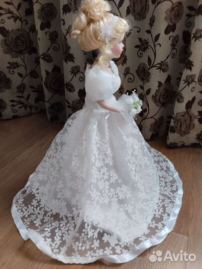 Фарфоровая кукла интерьерная невеста