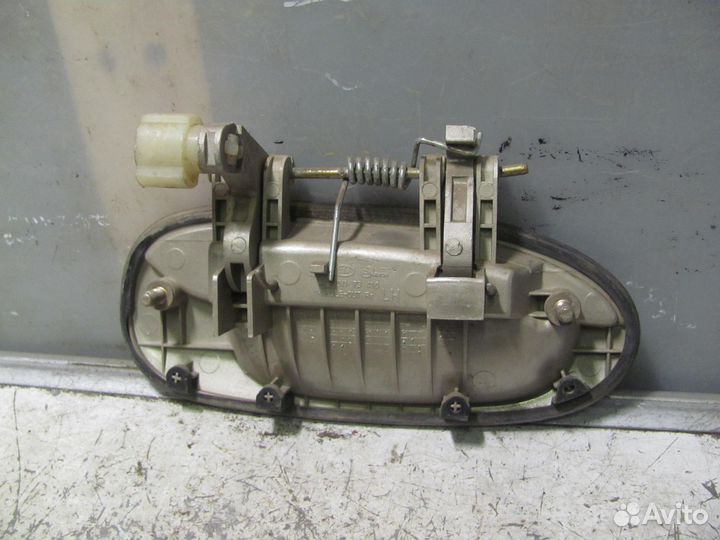 Ручка двери задняя левая Kia Spectra 2001-2011